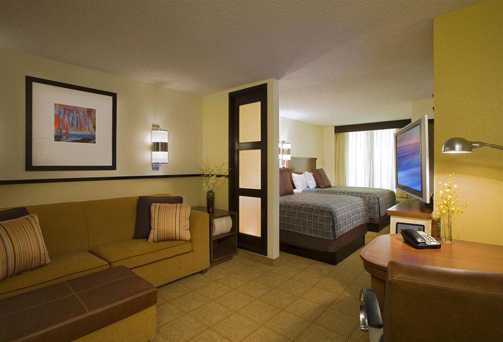 Hyatt Place Louisville-East Phòng bức ảnh